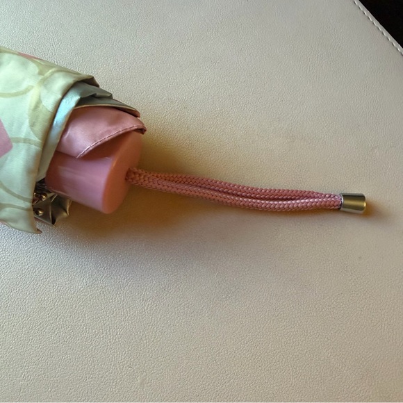 Coach Heart Print Compact Umbrella Pink Signature Folding Travel Umbrella - Picture 4 of 8